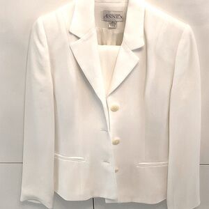Annex Women's Elegant Cream suit. Blazer and Pants